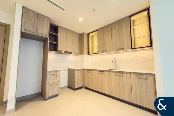 Bright | Vacant | Newly Handed Over